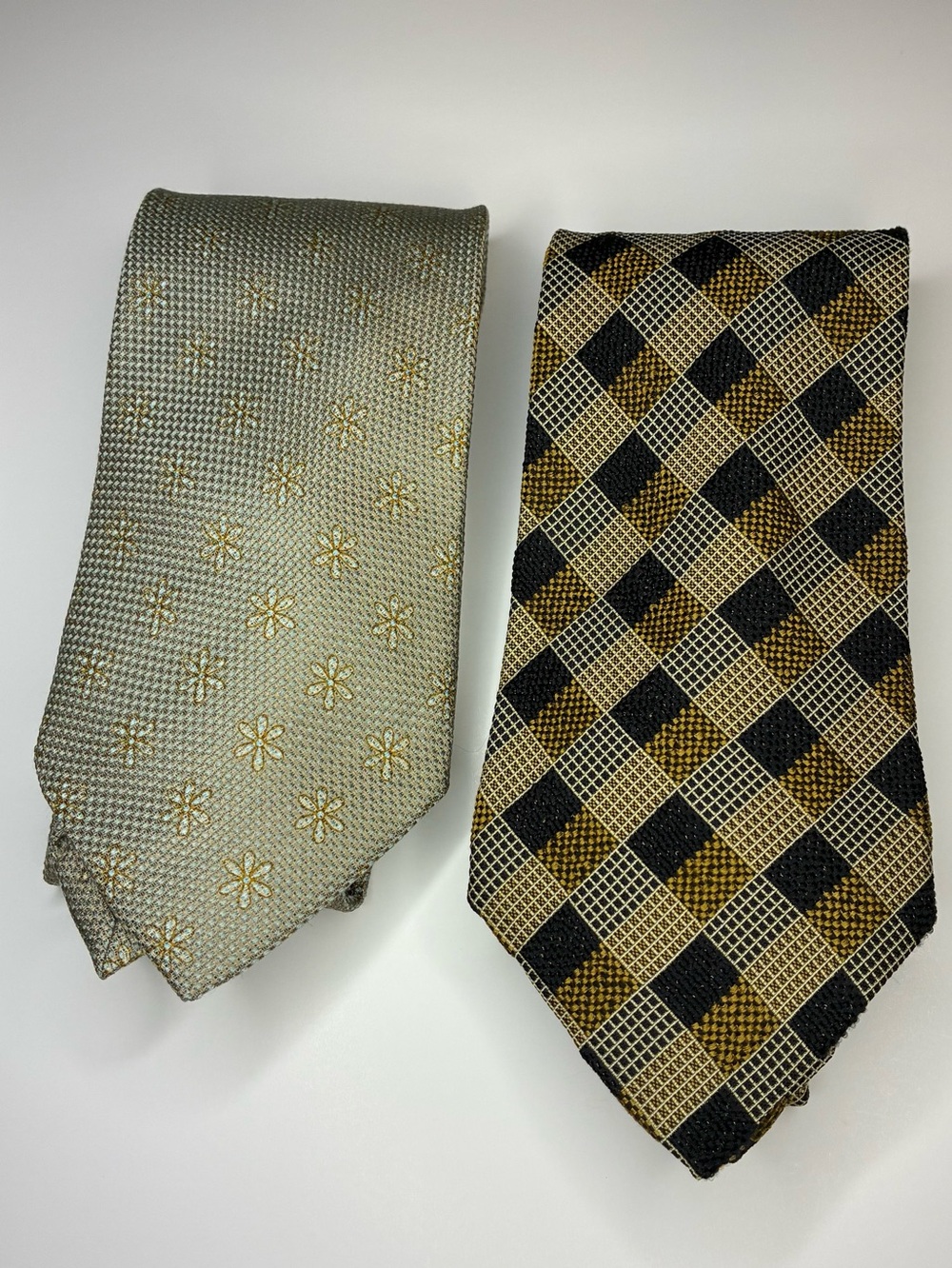 (2) ERMENEGILDO ZEGNA 100% SILK MENS TIES = Geometric Designs - Made in ITALY